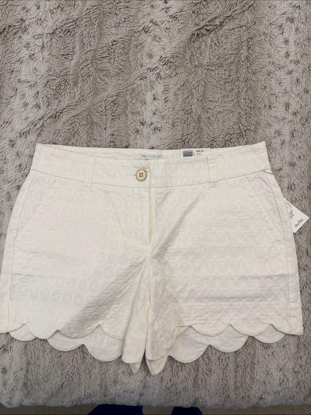 crown & ivy White Scalloped Hem Shorts